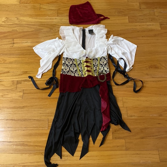 Leg Avenue High Seas Wench Pirate Costume - Picture 5 of 8